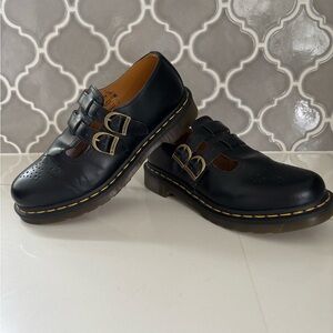 Dr. Martens Black Leather Oxfords Sleek Design